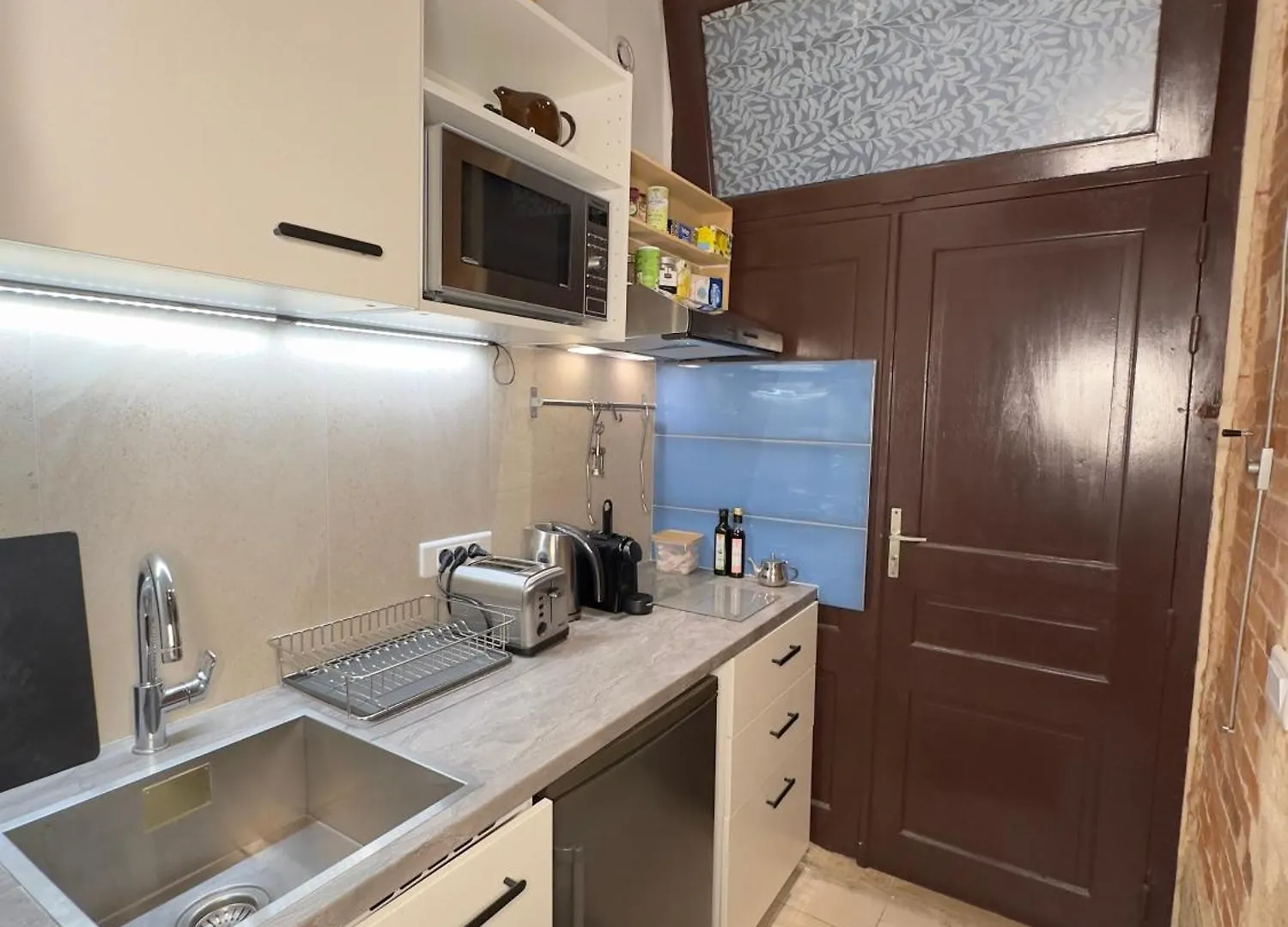 Charles V Flat Ground Floor Apartment Paris