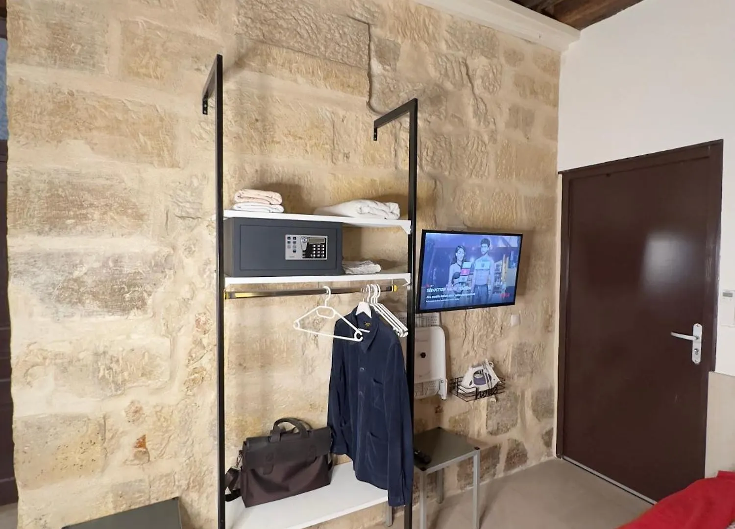 Charles V Flat Ground Floor Apartment Paris